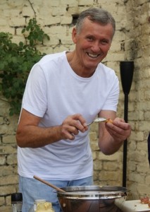 Phil, Valli's husband. Valli would be lost without him. Just like I would be without Mal !!!