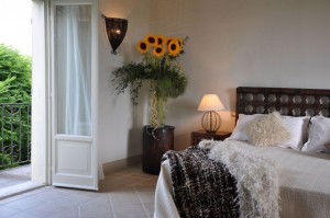 There are fourteen rooms at La Villa and each one is unique. By changing as little of the old structure as possible, the rooms - six suites, seven doubles and one single – have retained their original features and sense of history whilst still offering all the modern comforts demanded by our sophisticated lifestyles. Some have claw foot baths, others walk-in showers. Some are with terraces or private balconies. Yet every one is light, spacious and with its own special charm. 