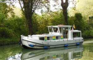 I did not mind driving the boat, it was just getting in and out of the locks that was more concerning
