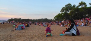 Some of the crowd at the Mindal Night Markets. Great food from so many cultures which we took down to the beach to eat. I loved this photo of the small boy talking to the young girl. Two cultures getting along. 